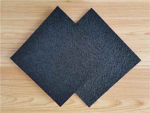 HDPE雙糙面土工膜與復合土工膜的對比與應用